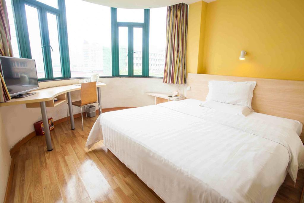 7Days Premium Shenzhen High New Science And Technology Park Subway Station Hotel Room photo